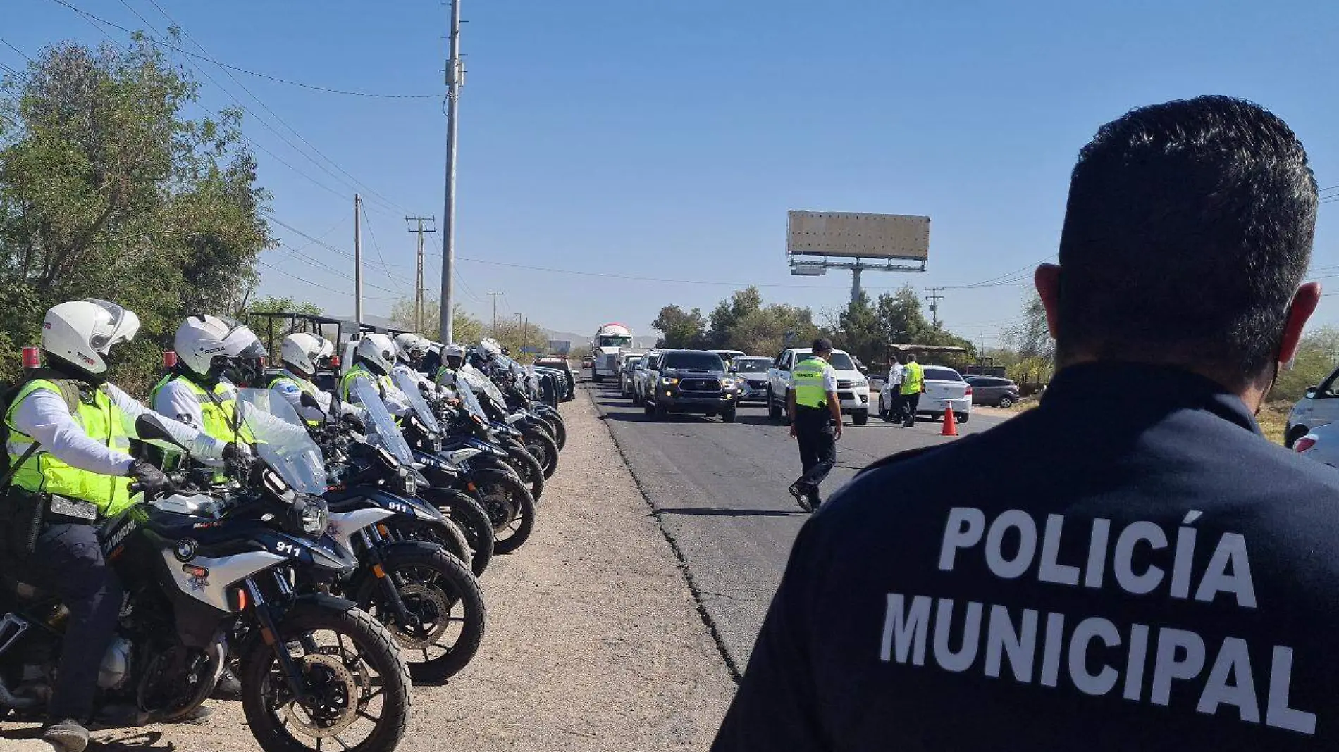 Policías municipales en Bahía de Kino